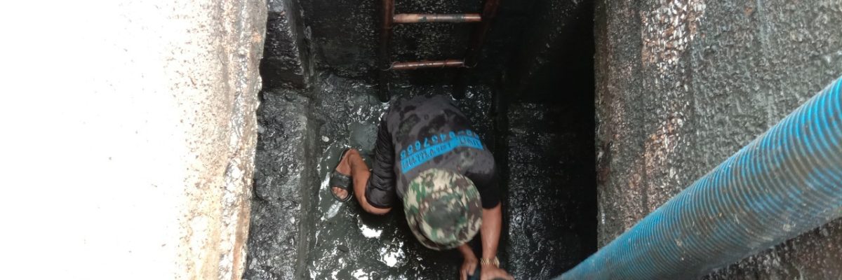 ลอกท่อระบายน้ํา